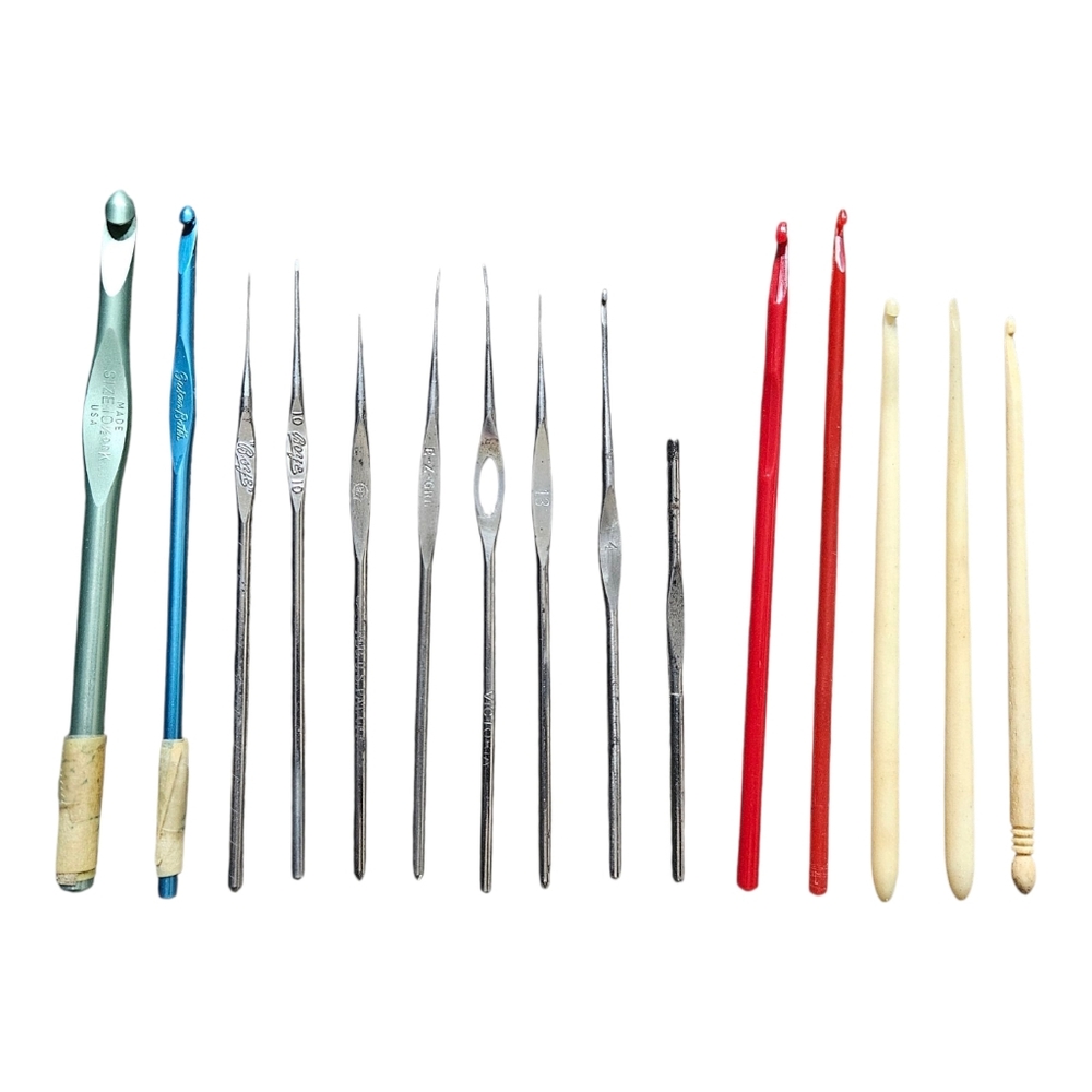 Lot of 15 Vintage Steel & Other Crochet Hooks Susan Bates Boye Various
